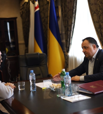 Голова облради зустрівся з волонтеркою Катериною Тереховою