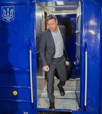 В Киев прибыл вице-канцлер ФРГ Роберт Хабек