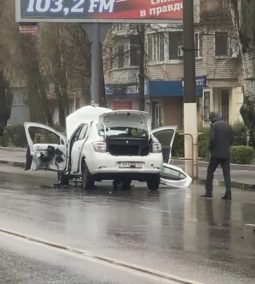 В захваченном армией РФ Мелитополе взорвали автомобиль с «чиновником»