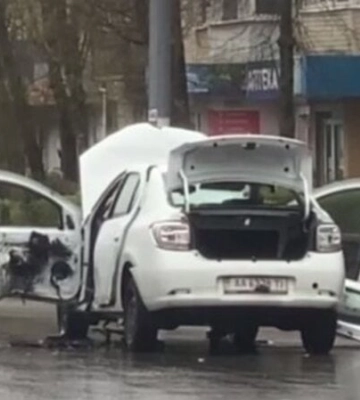 В центре захваченного Мелитополя взорвалось авто, пострадал коллаборант — видео