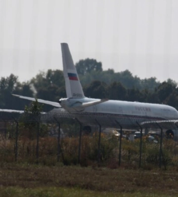 У напрямку Криму летить російський спецборт Ту-204-300