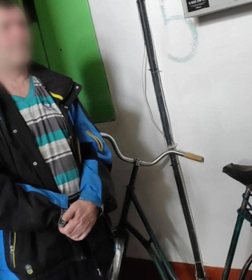 У Полтаві поліцейські оперативно розшукали чоловіка, який на Маршала Бірюзова відібрав у полтавця велосипед