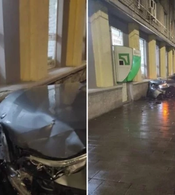 BMW влетів у фасад магазину: подробиці нічної ДТП на вулиці Курчатова у Дніпрі