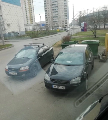 “Генії паркування”: до харків’ян звернулися комунальники
