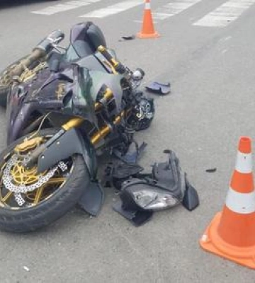 У Полтаві мотоцикліст після ДТП вдарив патрульного