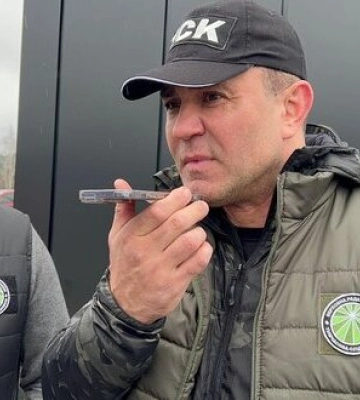 &quot;Слуга народу&quot; Тищенко виготовив спеціальну уніформу для тимчасової слідчої комісії ВР на кшталт правоохоронної. ФОТО