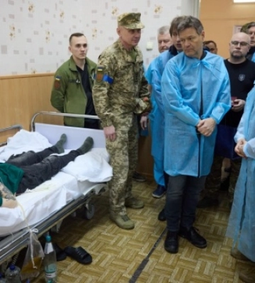 Зеленський на Чернігівщині відвідав госпіталь і вручив нагороди пораненим військовим