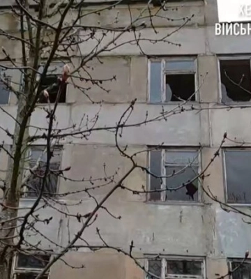 Рашисти обстріляли медзаклад у Херсоні. ВIДЕО