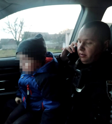 Дзвінок на 102 від костопільчанина допоміг повернути батькам трирічного сина
