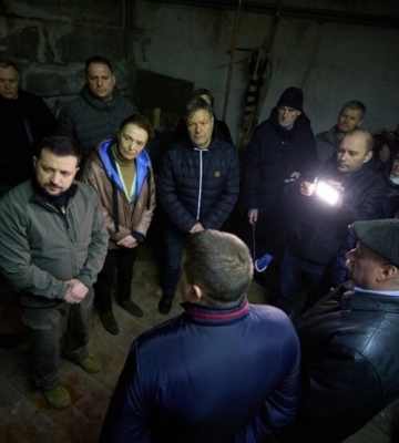 Зеленський показав європейським політикам підвал школи на Чернігівщині, де окупанти 27 днів утримували українців
