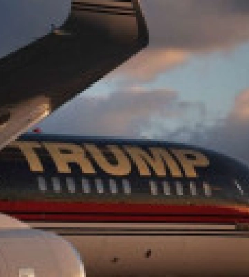 Трамп вилетить до Нью-Йорка напередодні історичного судового розгляду за кримінальними звинуваченнями