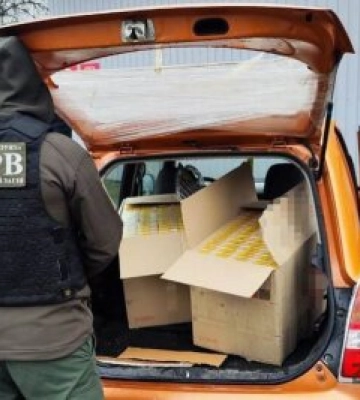 На Житомирщині прикордонники виявили автівку, що перевозила безакцизні цигарки виробництва білорусі
