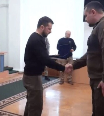 Зеленський нагородив Чернігів відзнакою міста-героя