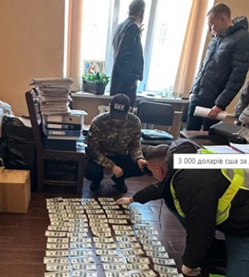 Завідувач медустанови по 3 000 доларів продавав довідки ухилянтам