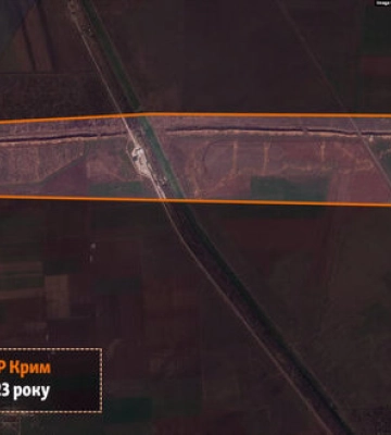 Оккупанты обустроили двойную линию окопов в районе Перекопского вала на севере Крыма. ФОТО