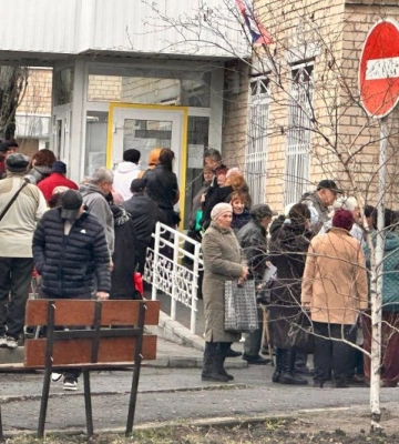 Гауляйтеры Мелитопольского района посылают пенсионеров в очередь и обещают устроить бунт 