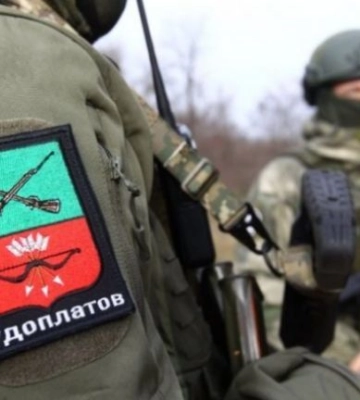 В Мелитополе «судоплатовцы» пугают русским медведем и тыщами дронов, а сами у школьников побираются