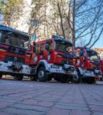 Рятувальники Києва отримали сучасні пожежні машини від партнерів з ЄС