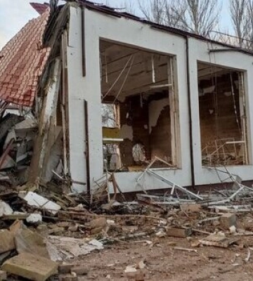 Последствия вражеского авиаудара по гимназии в Пологовском районе Запорожской области. ФОТОрепортаж