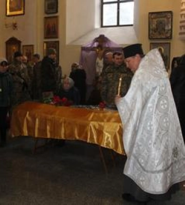 У Полтаві попрощалися із трьома воїнами, які загинули на війні з окупантами