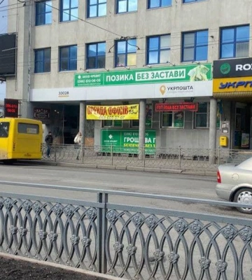 Підприємець майже місяць прибирав рекламу в центрі Рівного