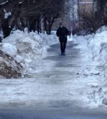 Волинь на початку квітня засипало 15-сантиметровим шаром снігу: фото та відео
