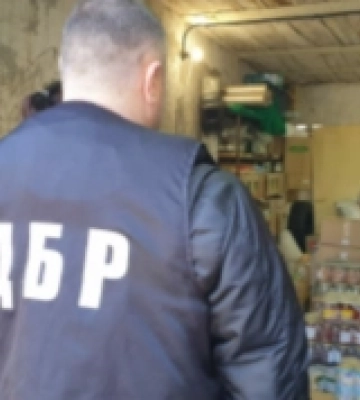 На Дніпропетровщині знайшли підпільний склад з краденими харчами