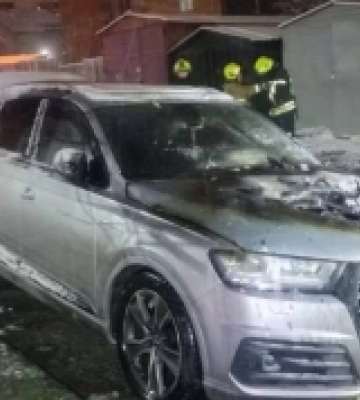 У Рівному вночі загорілась автівка &quot;Audi Q7&quot;