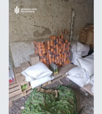 Напої, крупи, консерви, овочі: на Дніпропетровщині виявили масштабне розкрадання продуктів для ЗСУ