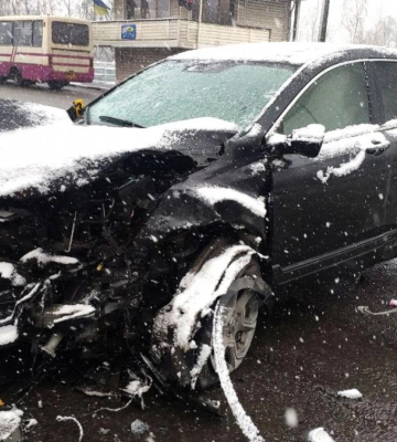 На Дубенщині внаслідок зіткнення 4 авто постраждали 4 осіб, серед яких дитина