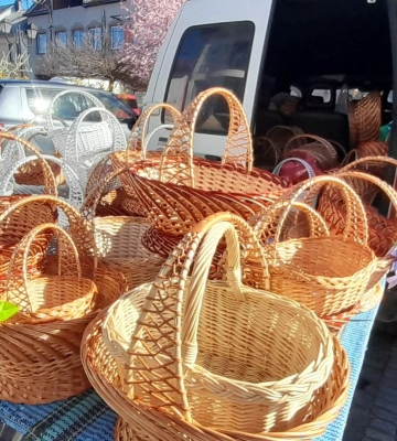 Скільки на Закарпатті коштує великодній кошик