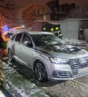 У Рівному вчора ввечері підпалили кросовер