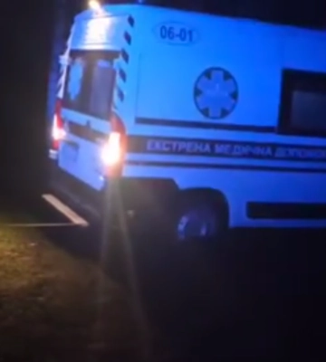 У Луцькому районі на польовій дорозі застрягла швидка, що поспішала на виклик