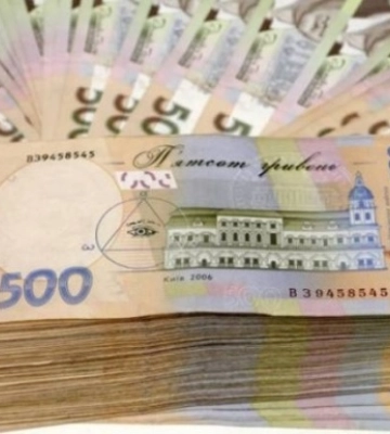 У Сумах директорка коледжу протиправно нарахувала собі та колегам 368 тис грн зарплатні та премій