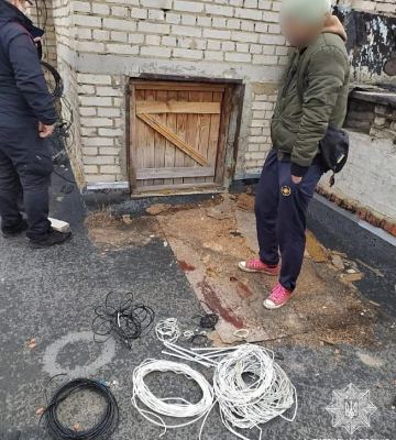 У Сумах патрульні затримали крадія комунікаційних кабелів