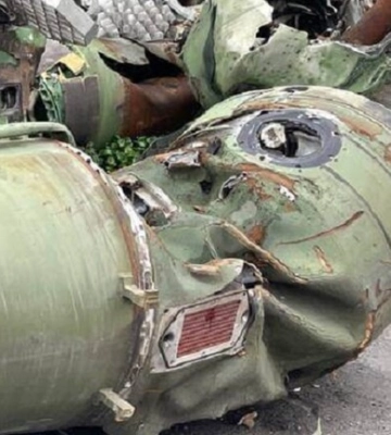 У Дніпрі показали уламки ракет, якими росія атакувала місто і область (Фото)