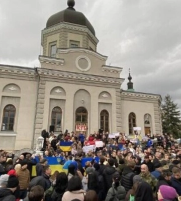 У Хмельницькому б&#039;ють на сполох: московські попи незаконно вивозять майно з храму