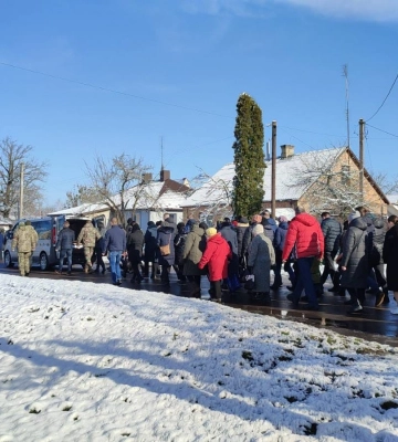 Батько та брати воюють за Україну: у Луцькому районі попрощалися із загиблим Героєм Олександром Радчуком