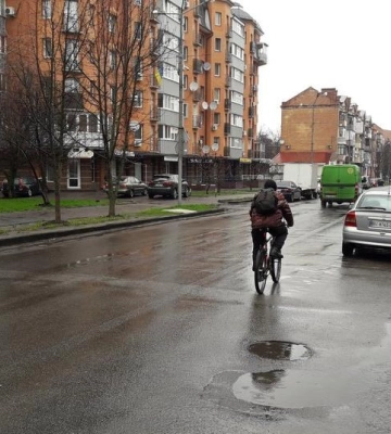 У Полтаві збирають підписи проти перейменування назви вулиці Анатолія Кукоби