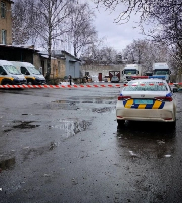 У Луцьку працівники пошти викликали поліцію через підозрілу посилку