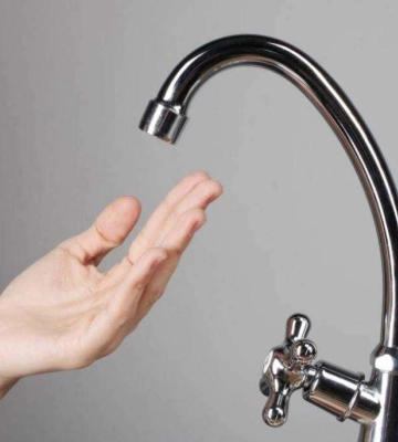 Комунальники Дніпра повернули воду мешканцям трьох вулиць: ситуація на вечір 5 квітня