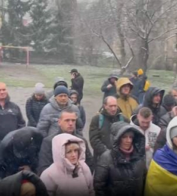 У Хмельницькому біля церкви Казанської ікони Божої матері вперше моляться українською