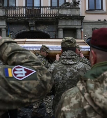 Повернувся з Польщі на фронт, попри погане здоров&#039;я пішов воювати: у Львові прощатимуться з двома Героями