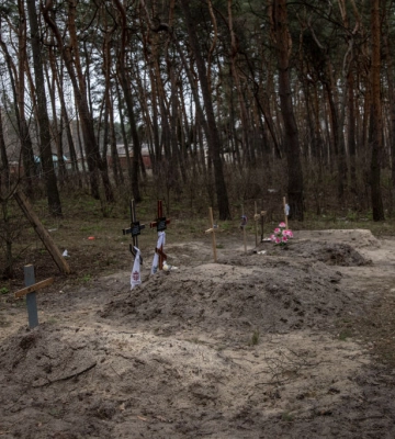 Окупанти збираються знищити місця поховань убитих маріупольців — Андрющенко