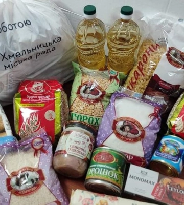 У Дніпрі переселенці з Луганщини отримали продуктову допомогу