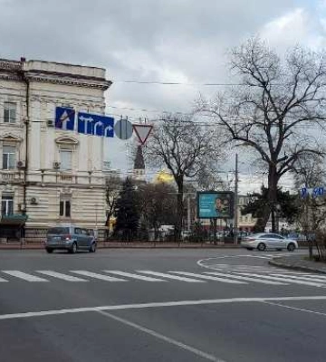 На одній з найважливіших транспортних розв’язок Одеси оновили дорожну розмітку