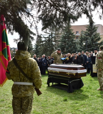 На Закарпатті простилися з прикордонником, що загинув при захисті Бахмута