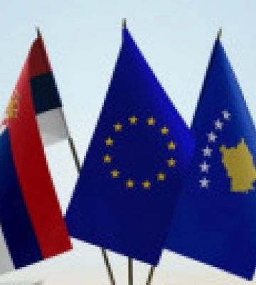 Сербия должна выполнять соглашения и достичь компромисса с Косово для прогресса на пути в ЕС - посол