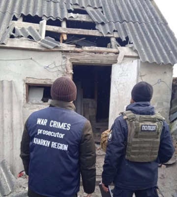 В Харьковской области вражескими обстрелами повреждены дома, гараж и авто