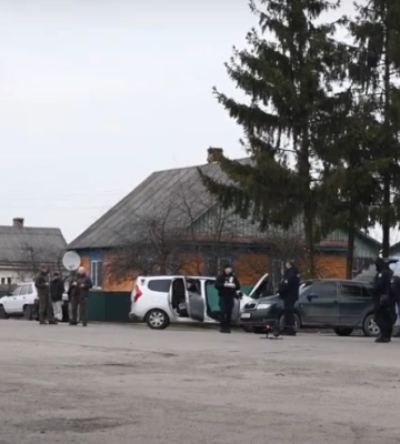 Судитимуть трьох мешканців Томашгорода, які перешкоджали поліції